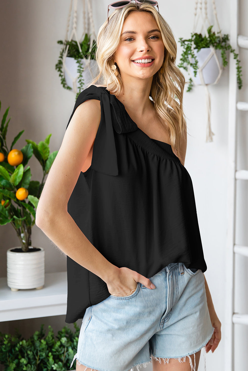 Casual Sleeveless One Shoulder Silk Top *