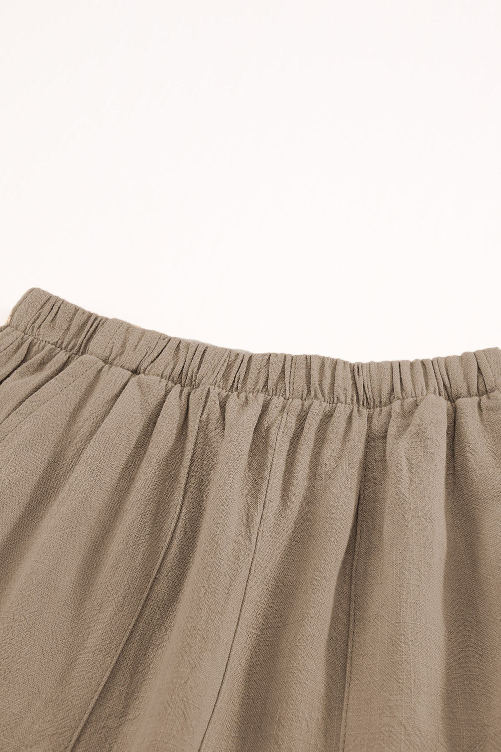 Khaki Casual Pocketed Ruffle High Waist Shorts *