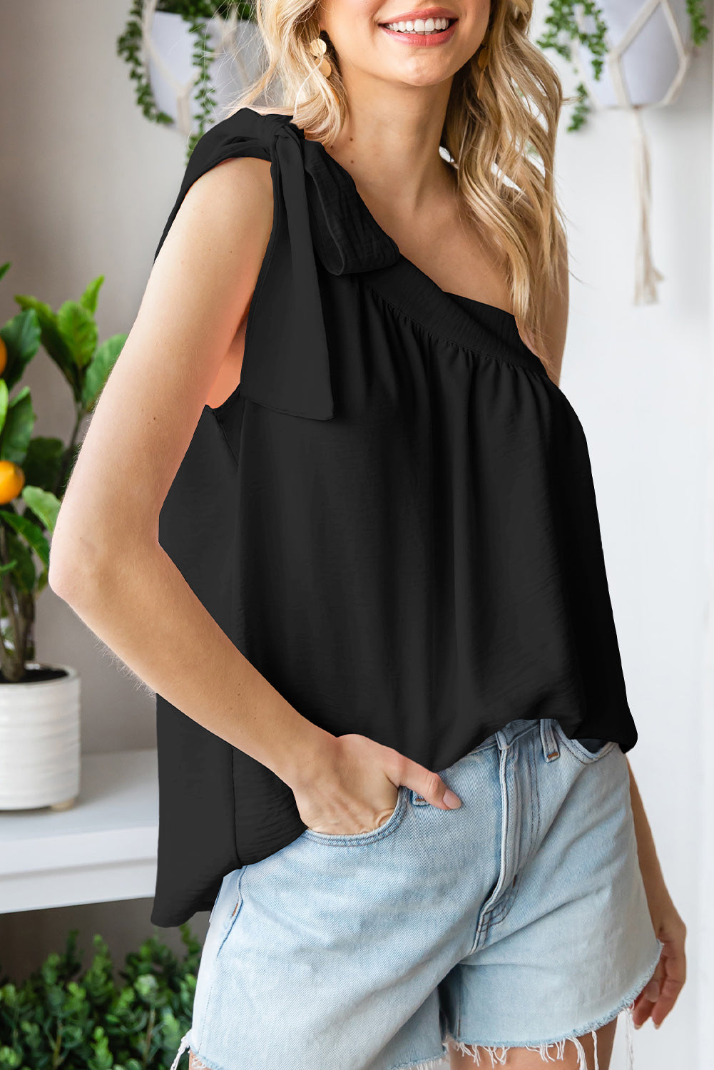 Casual Sleeveless One Shoulder Silk Top *