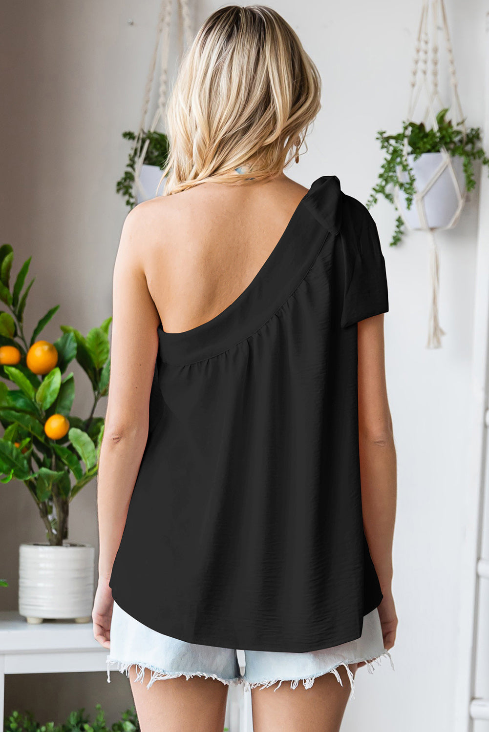 Casual Sleeveless One Shoulder Silk Top *