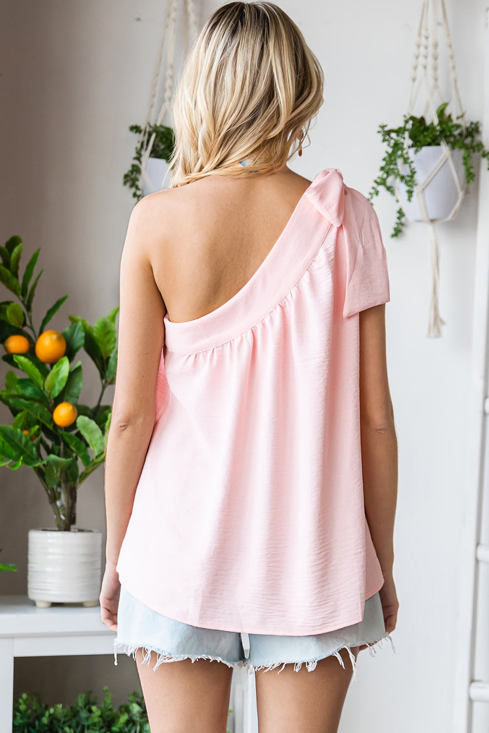 Casual Sleeveless One Shoulder Silk Top *